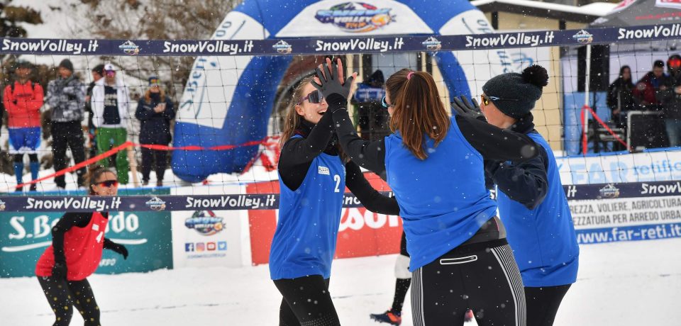 Da venerdì lo spettacolo dello Snow Volley ad Aprica