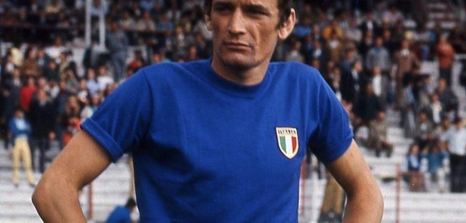 Minuto di silenzio per Gigi Riva