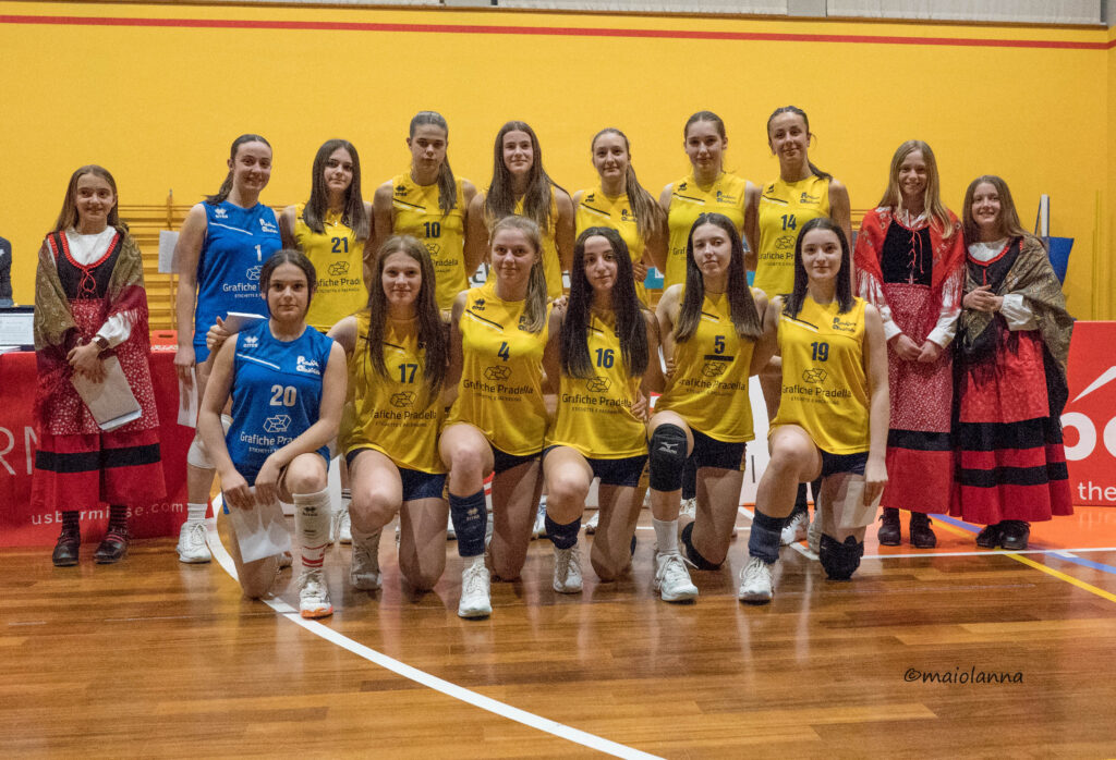 premiazioni al termine delle finali U18 F 2025 26 Ct Sondrio - squadra