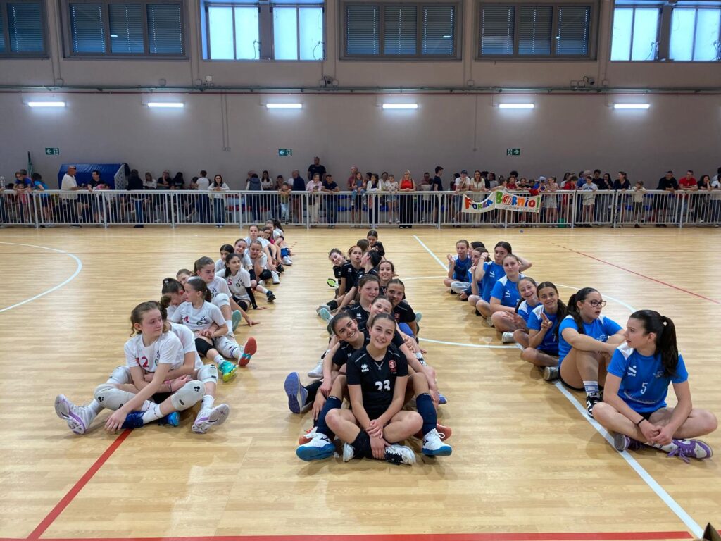 squadre durante premiazioni U13 F