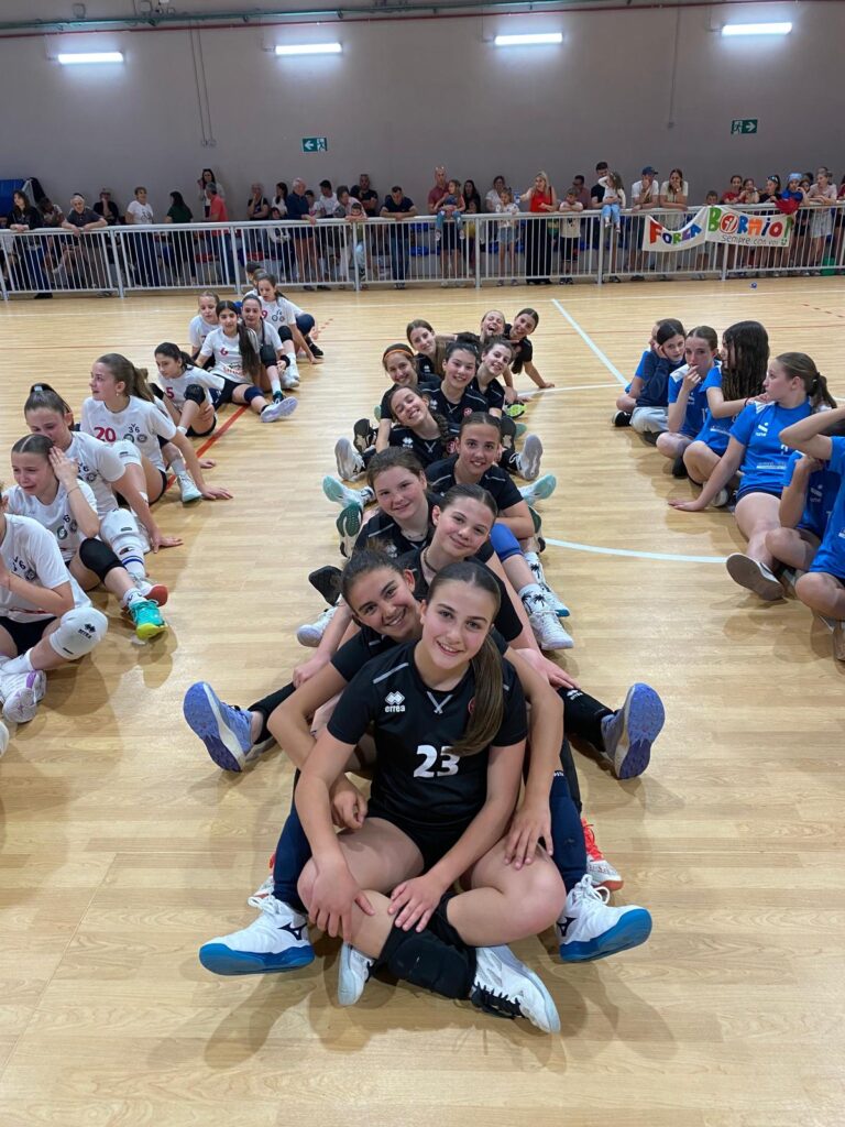 squadre durante premiazioni U13 F