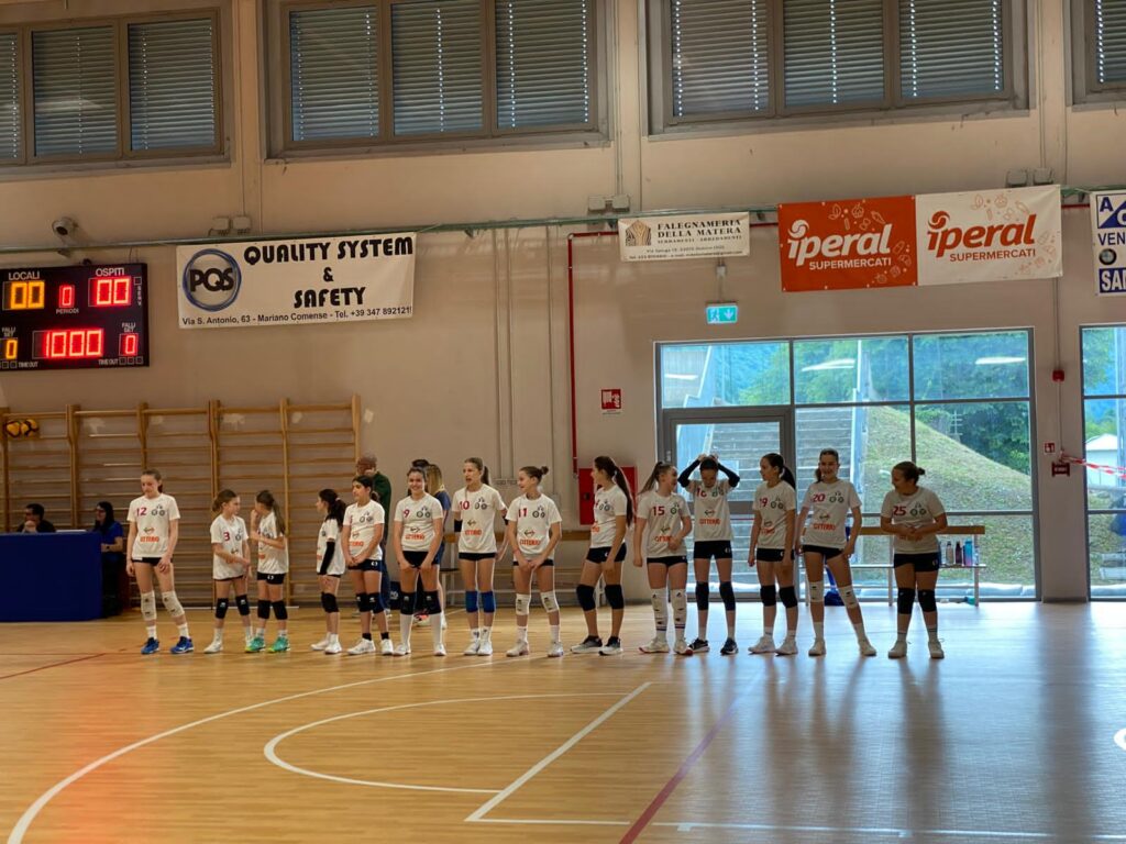 VAVV saluto prima della finalissima U13 F