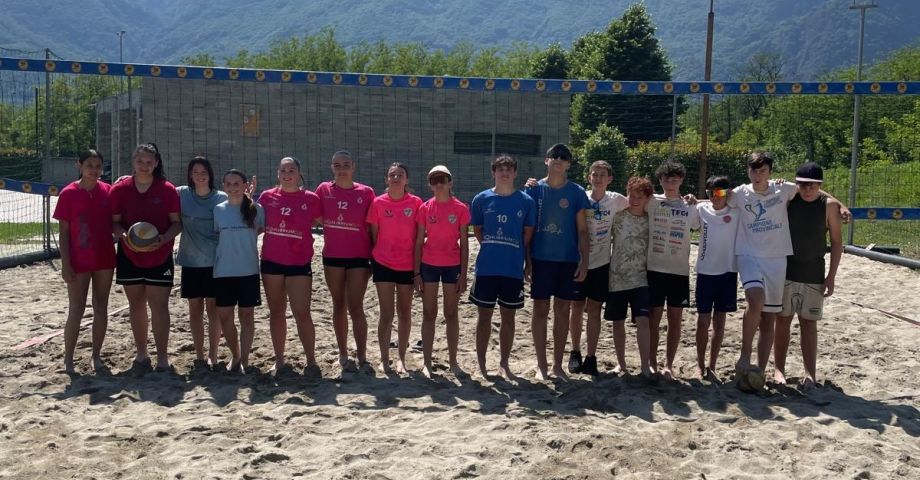 1 tappa torneo Beach Volley Valchiavenna maggio 2026 foto di gruppo